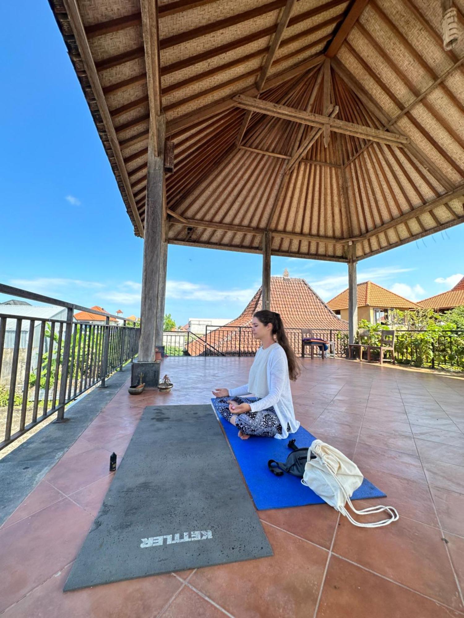Bali Telaga Hati Yoga Healing And Retreat Center Hostel サヌール エクステリア 写真